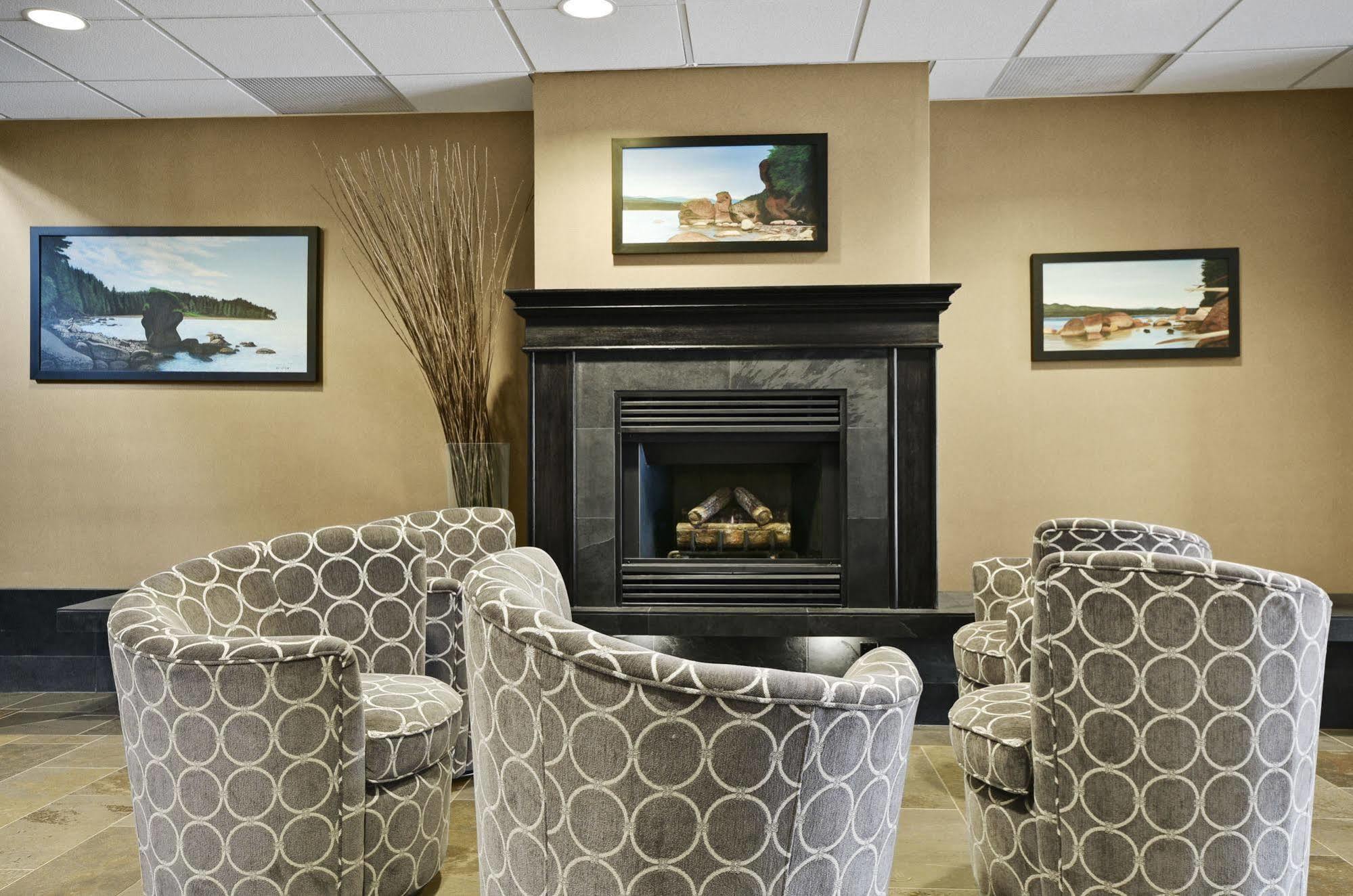 The Hospitality Inn Port Alberni Exterior photo